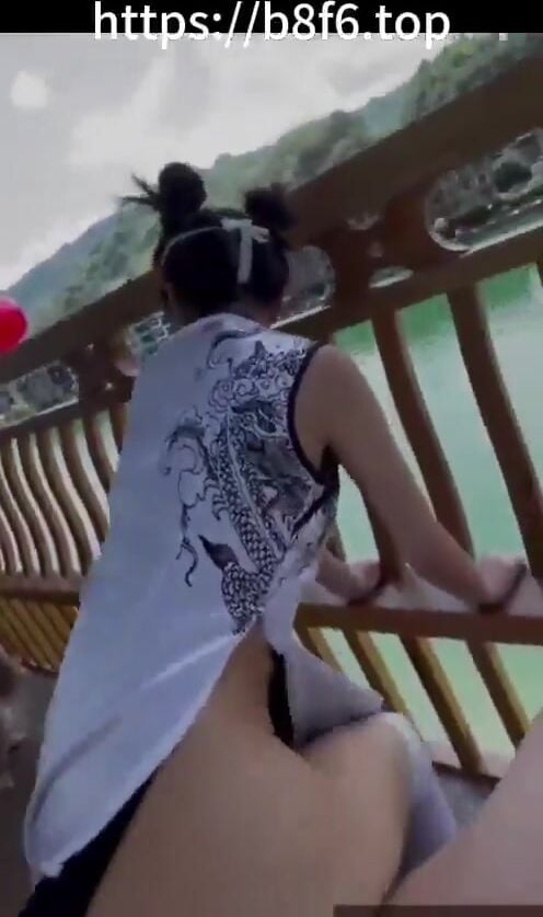 đith cô gái dân tộc ngây thơ mông đít múp